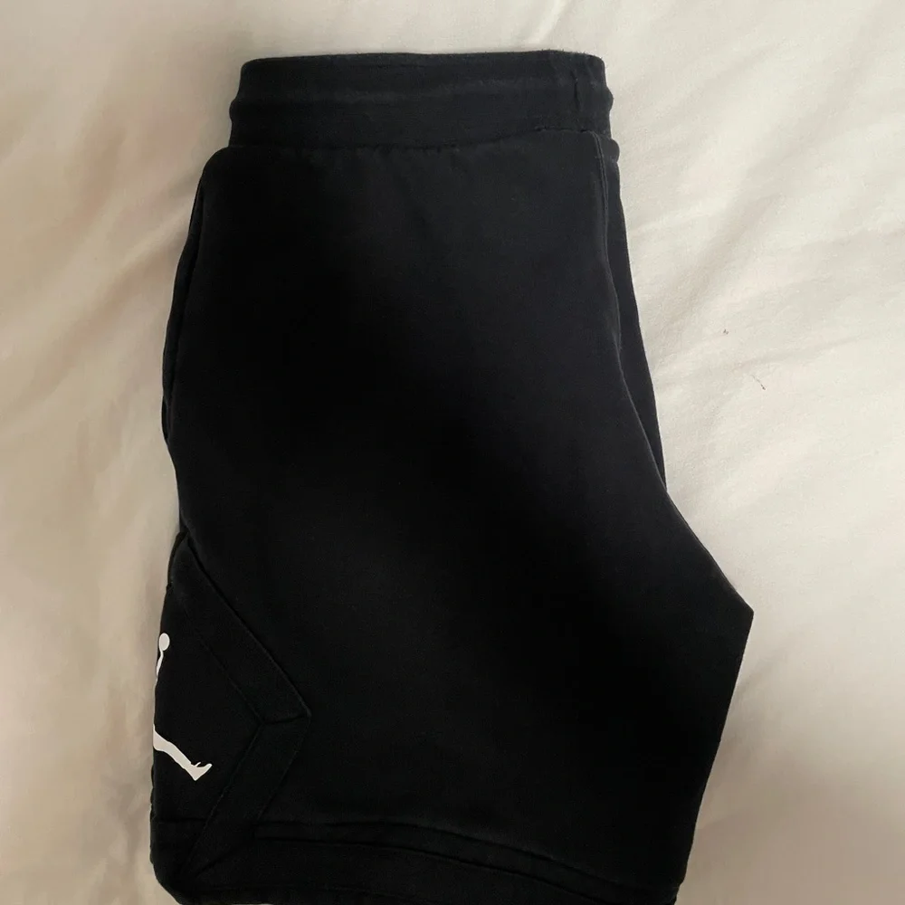 Jordan brand heavy weight diamond logo fleece short in black - Picture 2 of 10